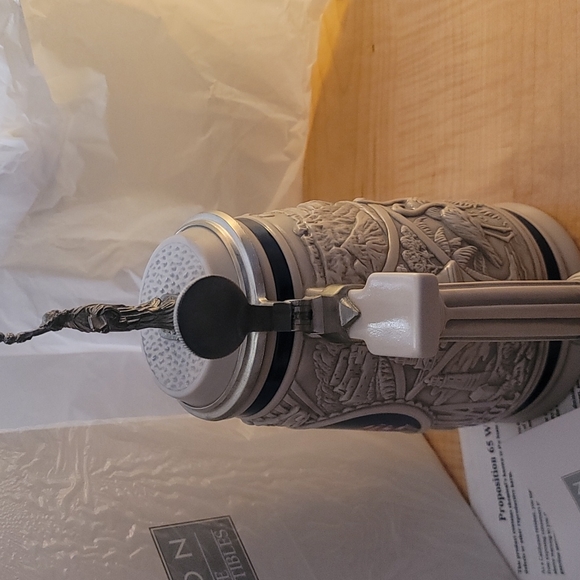 Avon Collectable Stein Numbered 2002 America The Beautiful Stein - Picture 6 of 11